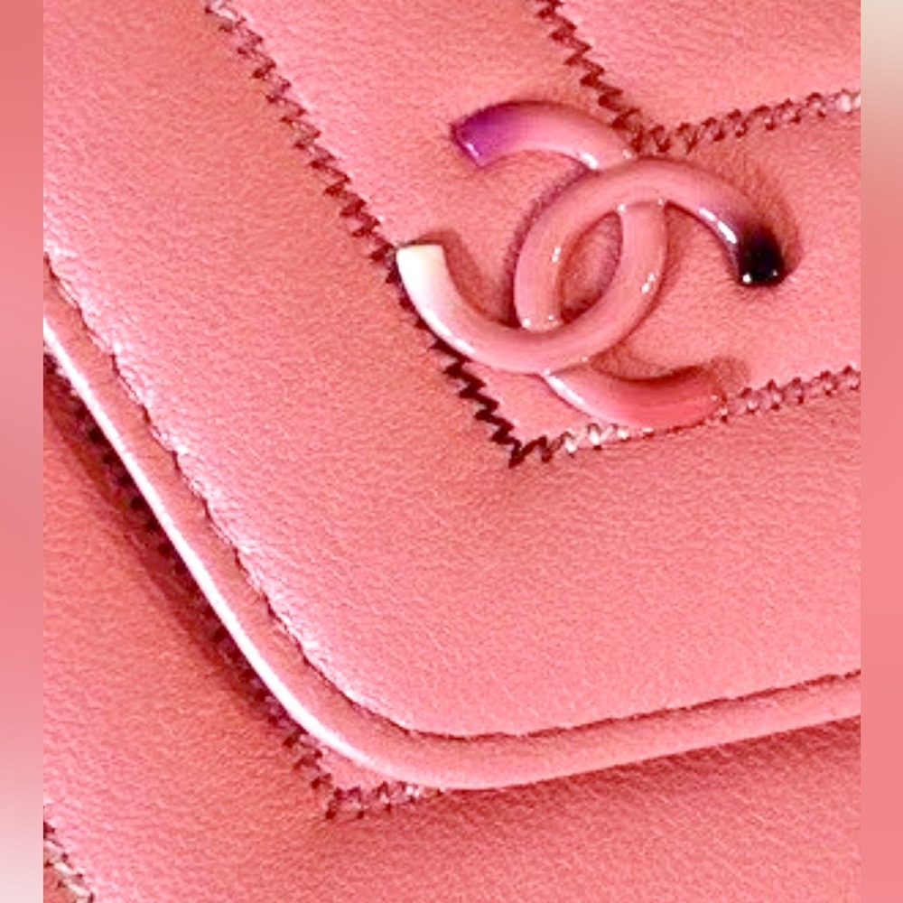 Pink CHANEL Compact V Stitch Leather Wallet Card Holder - Picture 3 of 8